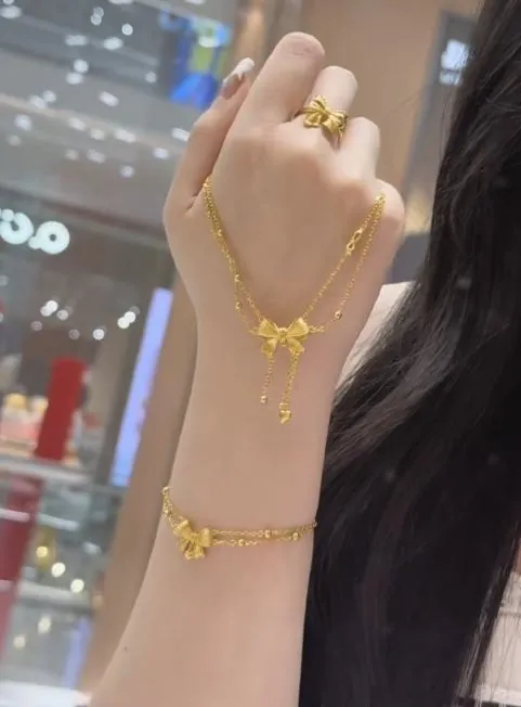 Gold jewellery brand ad creative