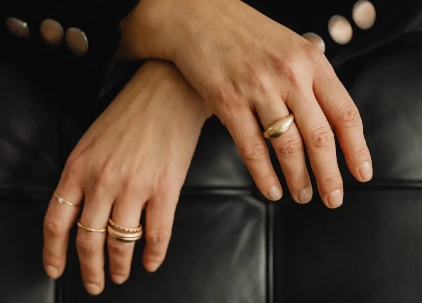 Jewellery brand – A retro-elegant jewellery store that shops like an app.