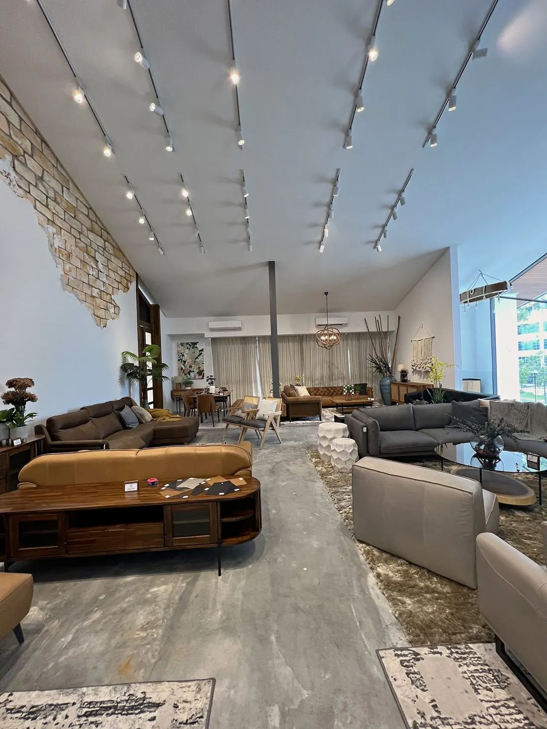Showroom dining area